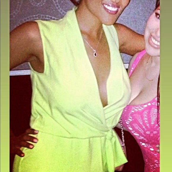 Elegant Chartreuse Tahari wrap dress - Picture 1 of 7